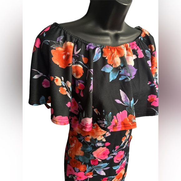 CLUB L London Colorful Floral Bodycon Dress - Picture 2 of 6